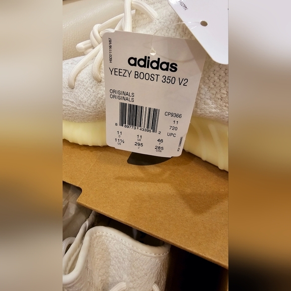 AUTHENTIC Yeezy Boost 350 V2 Adidas C White Sneakers Athletic shoes size 11.5 - Picture 8 of 8